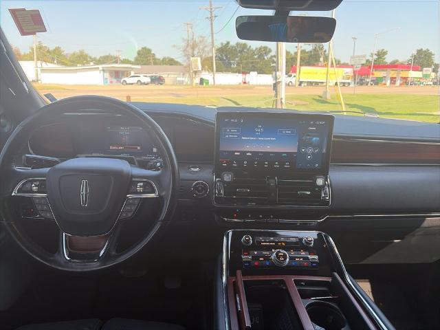 2023 Lincoln Navigator - $47,500