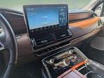 2023 Navigator L Thumbnail 10