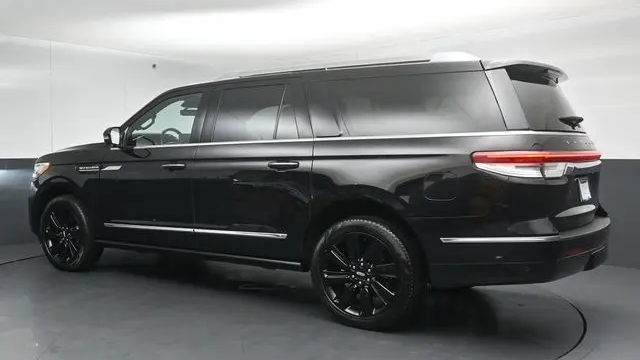2023 Lincoln Navigator L Reserve