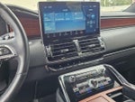 2023 Navigator L Thumbnail 10