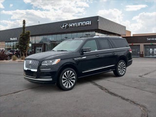 2024 Lincoln Navigator L with Infinite Black Metallic Clearcoat Exterior