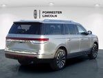 2024 Navigator L Thumbnail 3