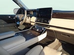 2024 Navigator L Thumbnail 29