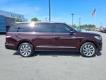 2024 Navigator L Thumbnail 2