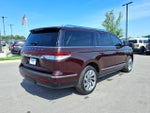 2024 Navigator L Thumbnail 3