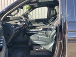 2025 Navigator L Thumbnail 9