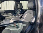 2025 Navigator L Thumbnail 10