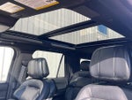 2025 Navigator L Thumbnail 11