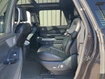 2025 Navigator L Thumbnail 21