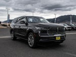 2025 Navigator L Thumbnail 3