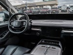2025 Navigator L Thumbnail 10