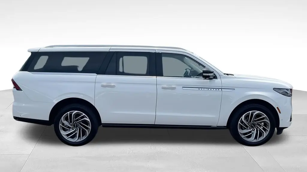 2025 Lincoln Navigator L Reserve