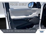2025 Navigator L Thumbnail 17