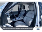 2025 Navigator L Thumbnail 18