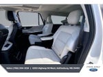 2025 Navigator L Thumbnail 19