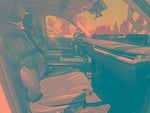 2025 Navigator L Thumbnail 3