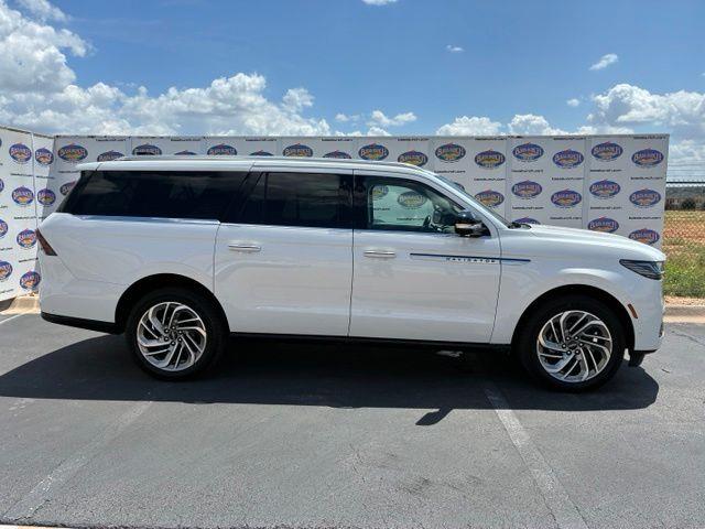 2025 Lincoln Navigator - $72,799