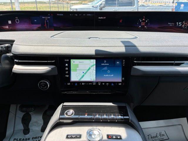 2025 Lincoln Navigator - $72,799