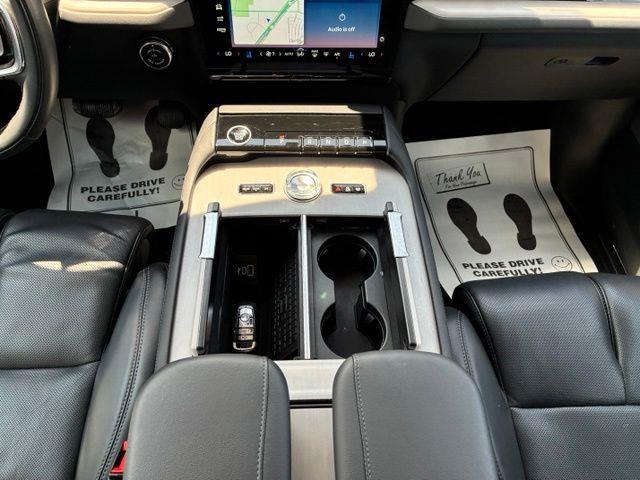2025 Lincoln Navigator - $72,799