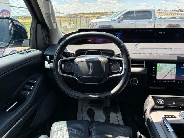 2025 Lincoln Navigator - $72,799