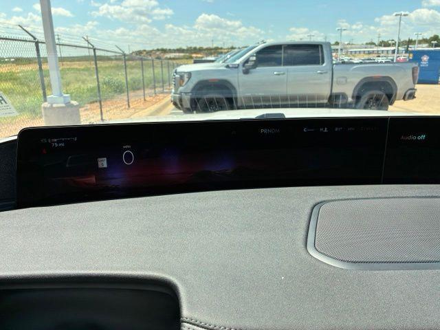 2025 Lincoln Navigator - $72,799