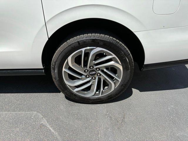 2025 Lincoln Navigator - $72,799