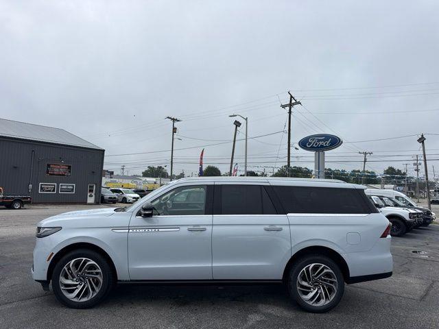 2025 Lincoln Navigator L Reserve — photo 1 of 12