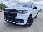 2025 Navigator L Thumbnail 1