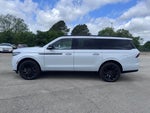 2025 Navigator L Thumbnail 4