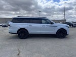2025 Navigator L Thumbnail 8