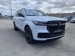2025 Navigator L Thumbnail 9