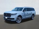2025 Navigator L Thumbnail 1
