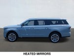 2025 Navigator L Thumbnail 2