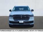 2025 Navigator L Thumbnail 8