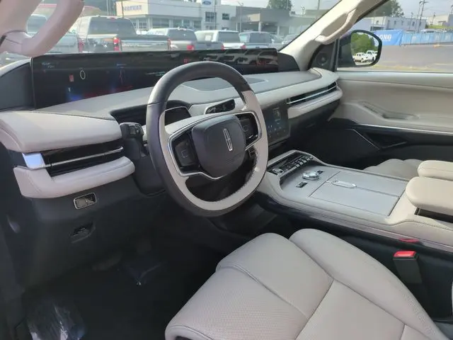 2026 Lincoln Navigator - $99,995