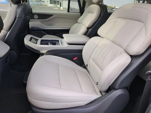 2026 Lincoln Navigator - $99,995