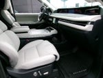 2026 Navigator L Thumbnail 4