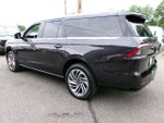 2026 Navigator L Thumbnail 8