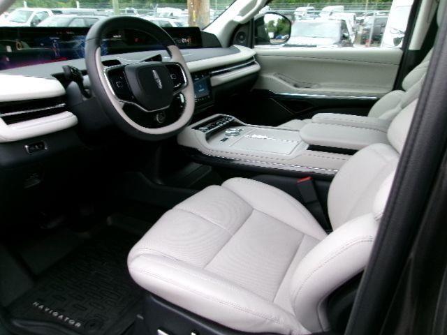 2026 Lincoln Navigator - $104,997
