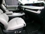2026 Navigator L Thumbnail 4