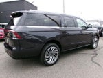 2026 Navigator L Thumbnail 6