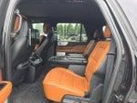 2018 Navigator L Thumbnail 11