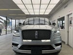 2020 Navigator L Thumbnail 2