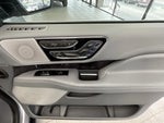 2020 Navigator L Thumbnail 9