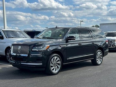 Photo of a 2022 Lincoln Navigator L 4X4 Reserve 4DR SUV for sale