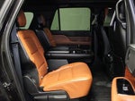 2019 Navigator L Thumbnail 17