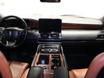 2019 Navigator L Thumbnail 24