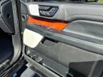 2021 Navigator L Thumbnail 23