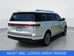 2022 Navigator L Thumbnail 3
