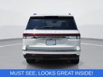 2022 Navigator L Thumbnail 4